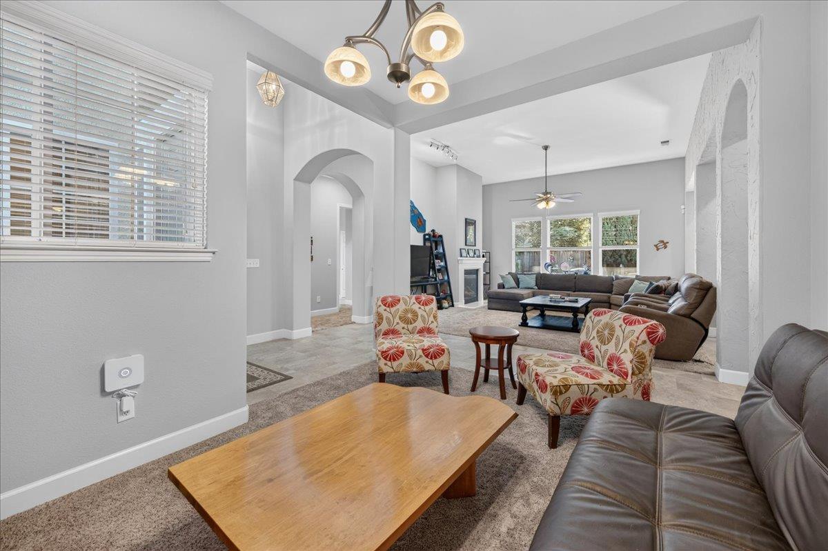 3144 Rall Ave, Clovis, CA 93619