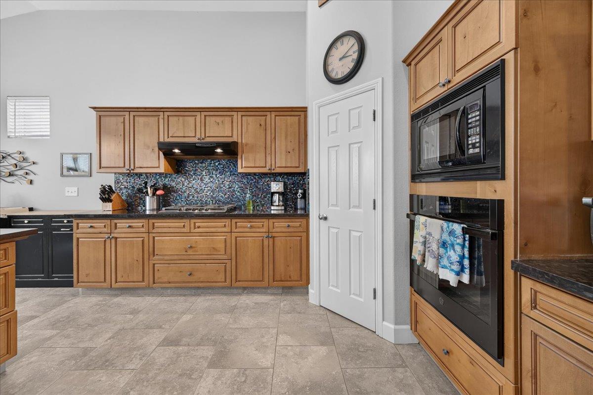 3144 Rall Ave, Clovis, CA 93619