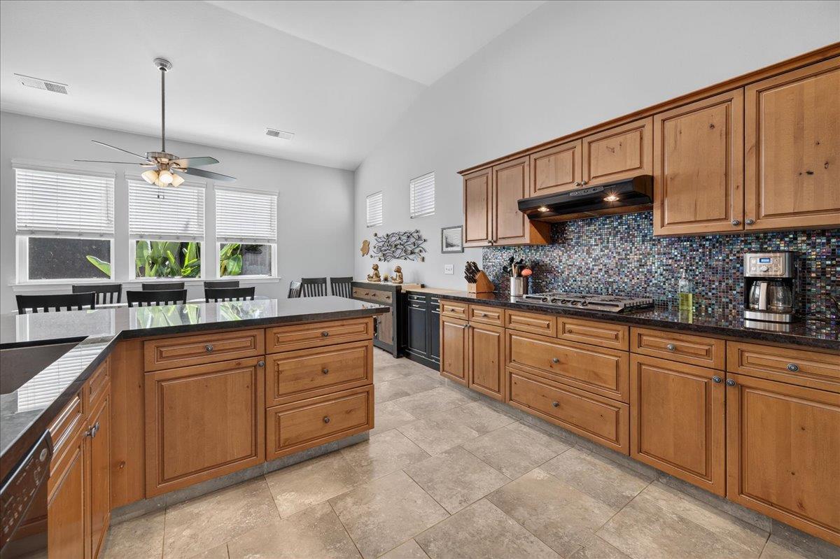 3144 Rall Ave, Clovis, CA 93619