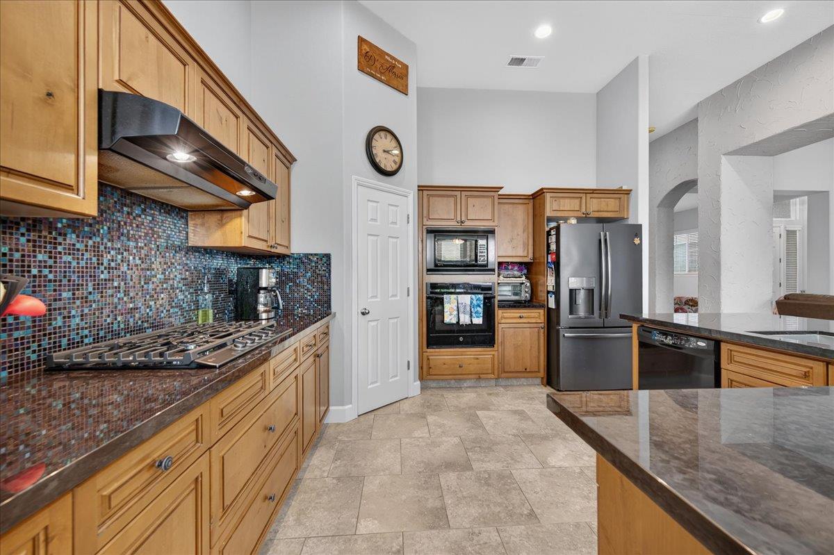 3144 Rall Ave, Clovis, CA 93619