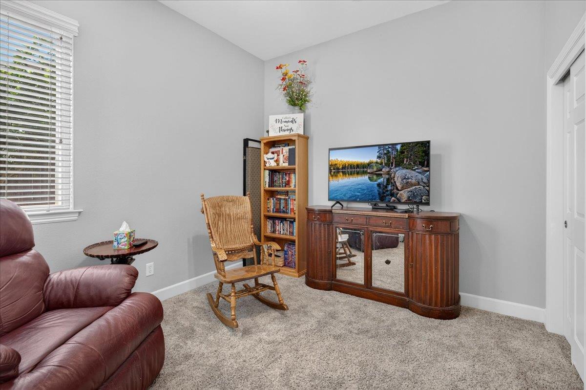 3144 Rall Ave, Clovis, CA 93619