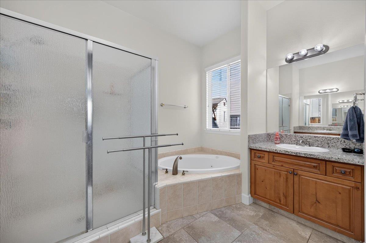 3144 Rall Ave, Clovis, CA 93619