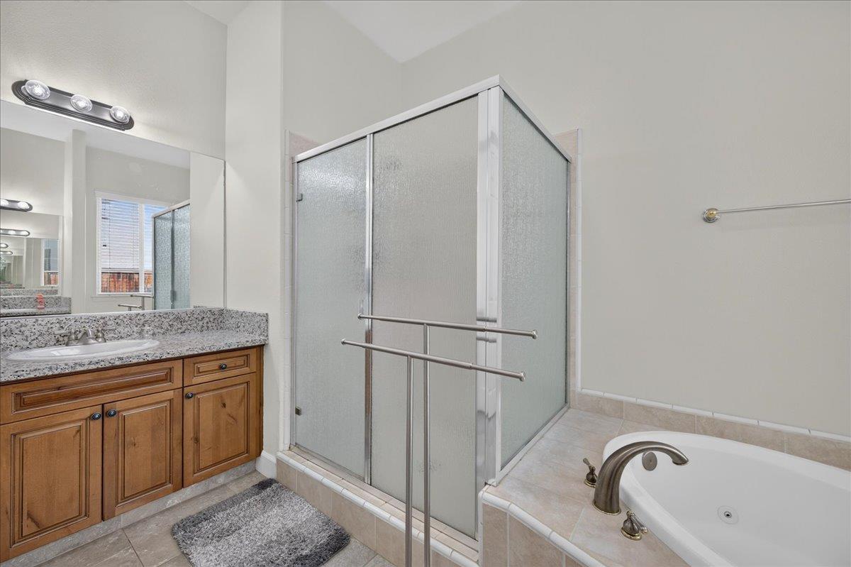 3144 Rall Ave, Clovis, CA 93619