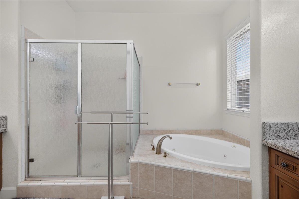 3144 Rall Ave, Clovis, CA 93619