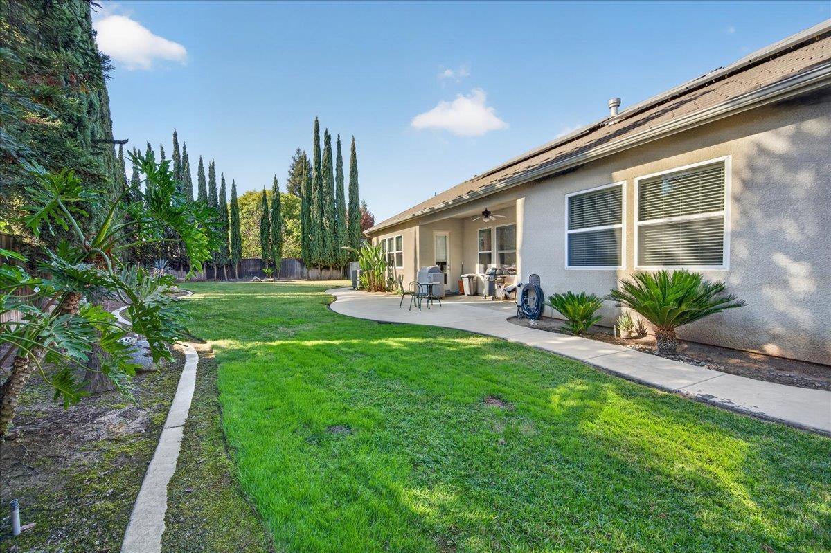 3144 Rall Ave, Clovis, CA 93619