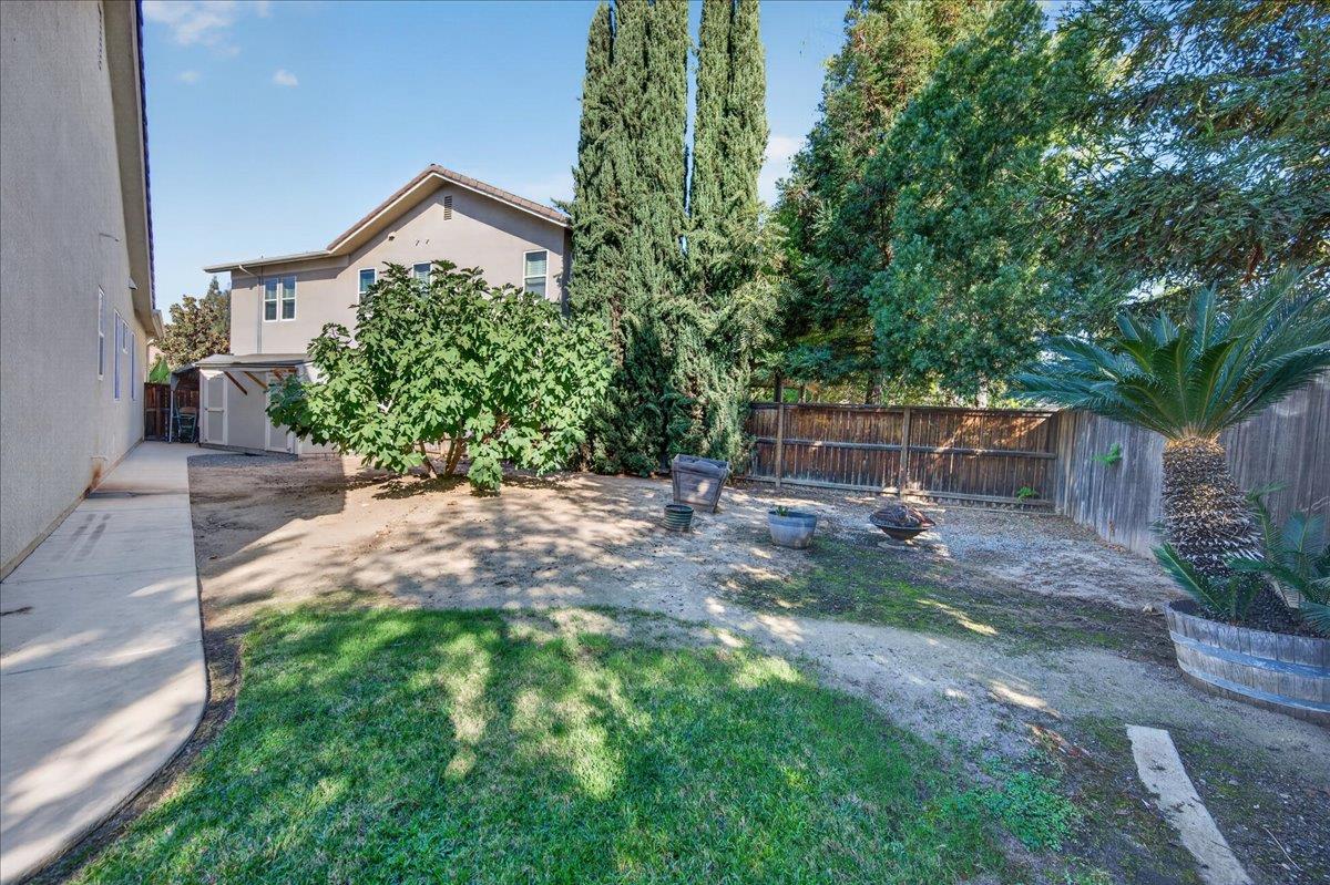 3144 Rall Ave, Clovis, CA 93619