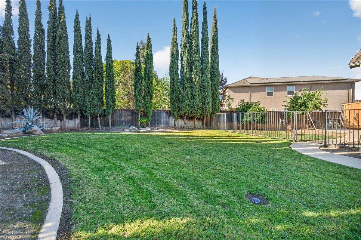 3144 Rall Ave, Clovis, CA 93619