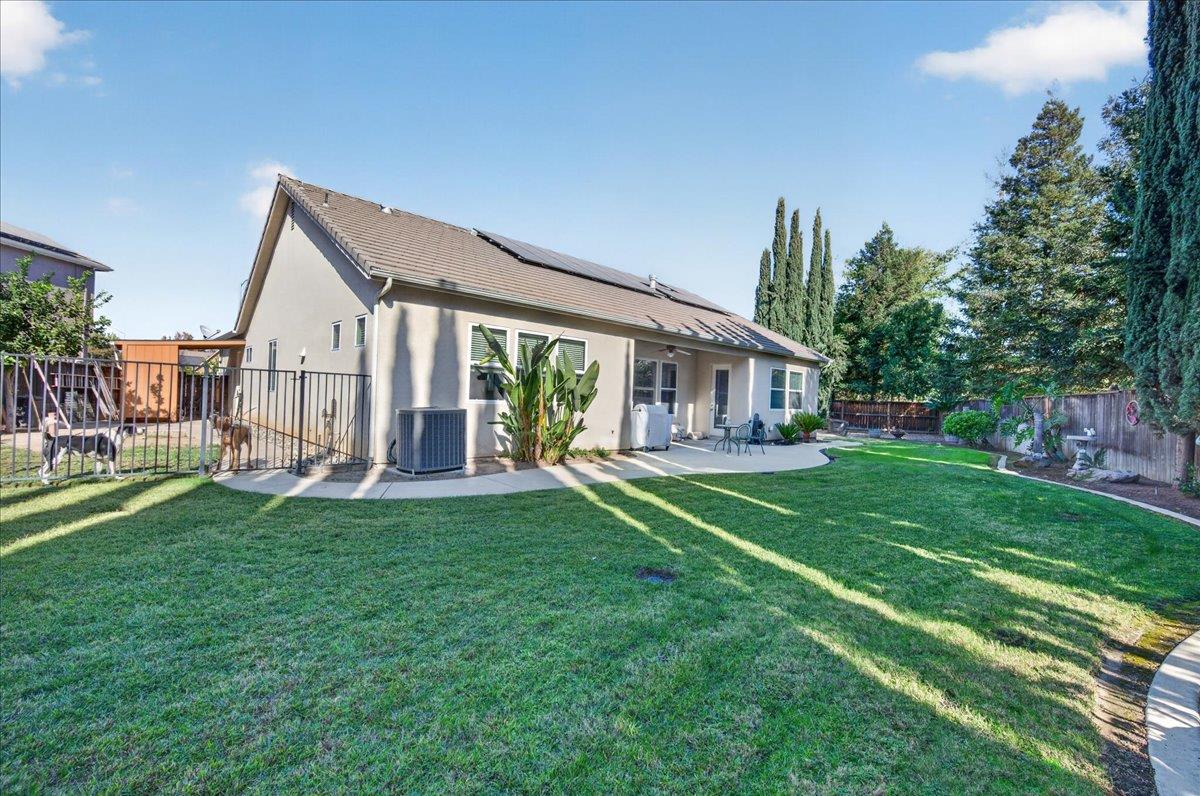 3144 Rall Ave, Clovis, CA 93619