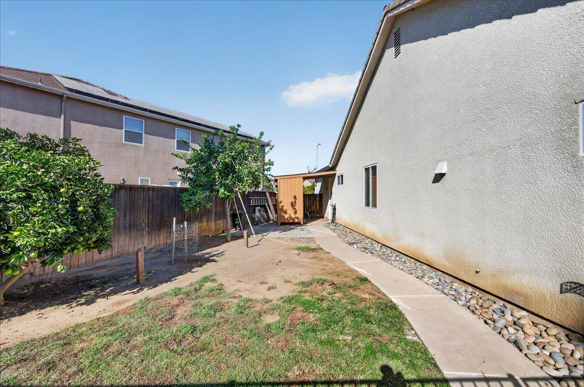 3144 Rall Ave, Clovis, CA 93619