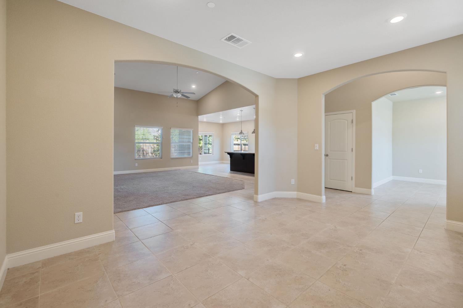 2521 N Fontana St, Visalia, CA 93291