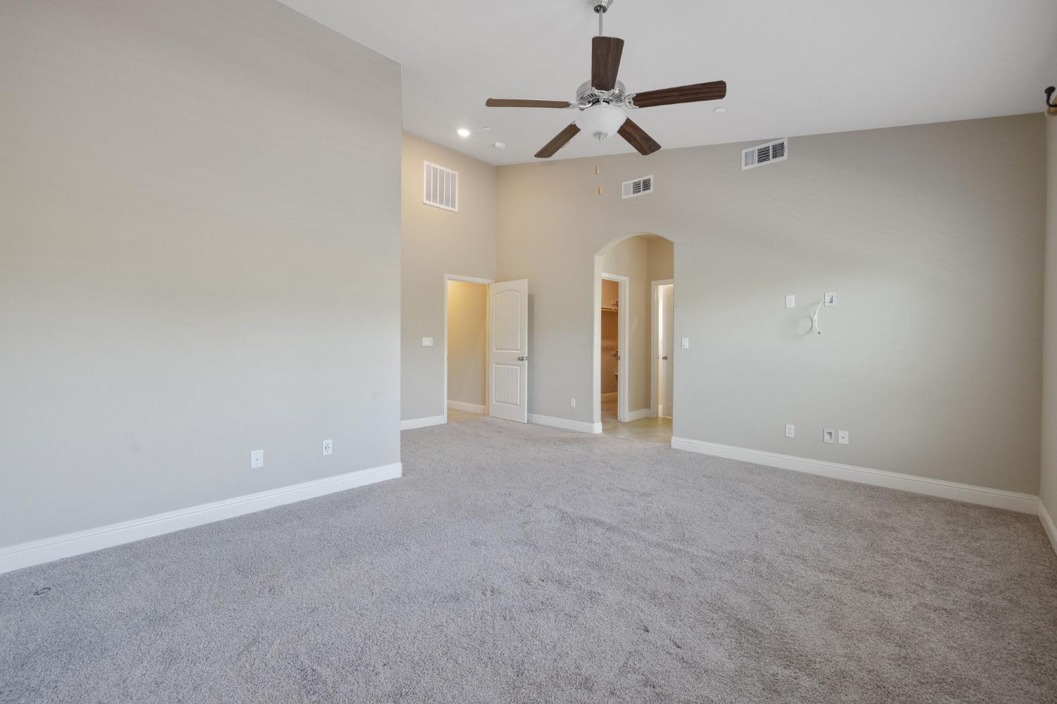 2521 N Fontana St, Visalia, CA 93291