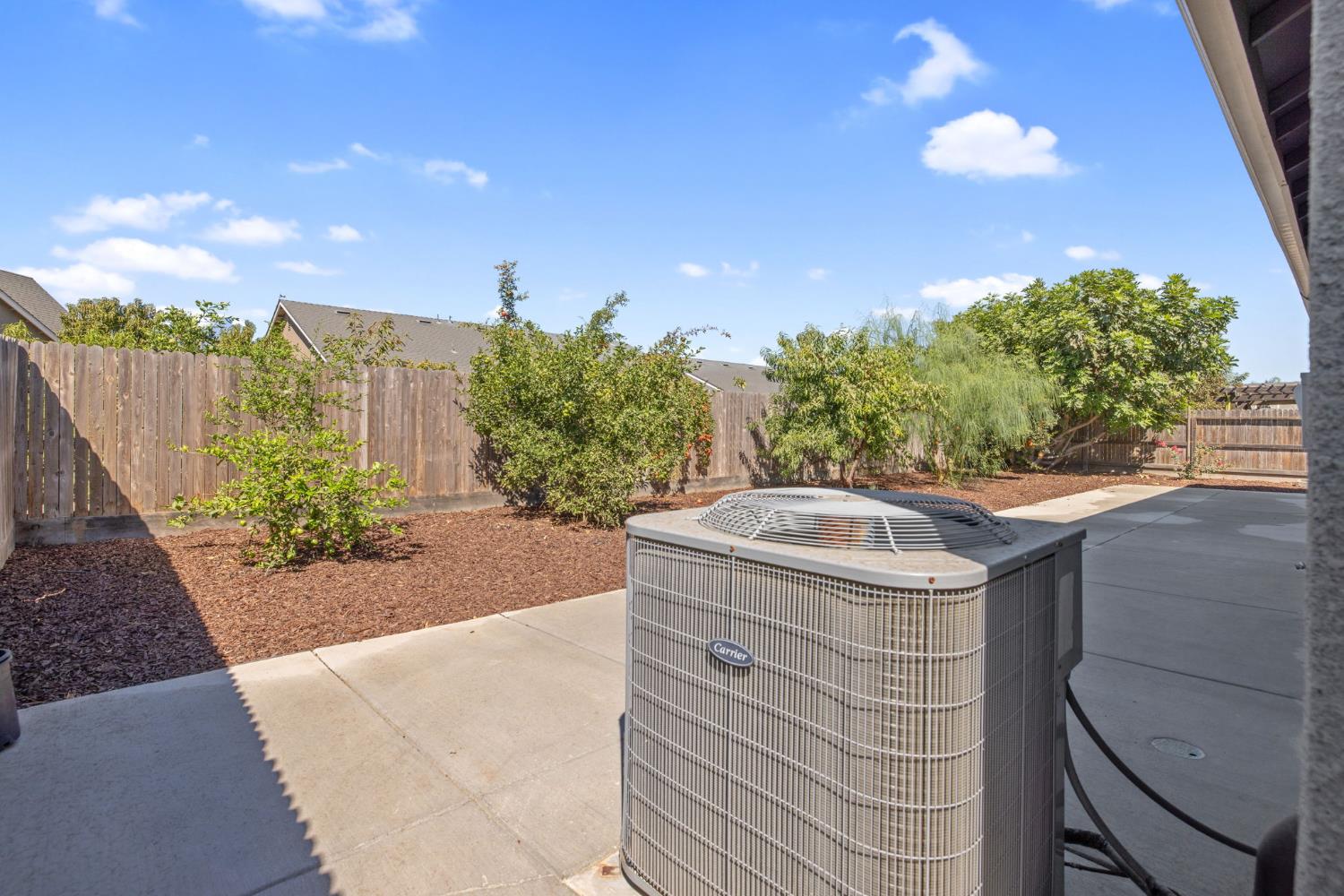 2521 N Fontana St, Visalia, CA 93291