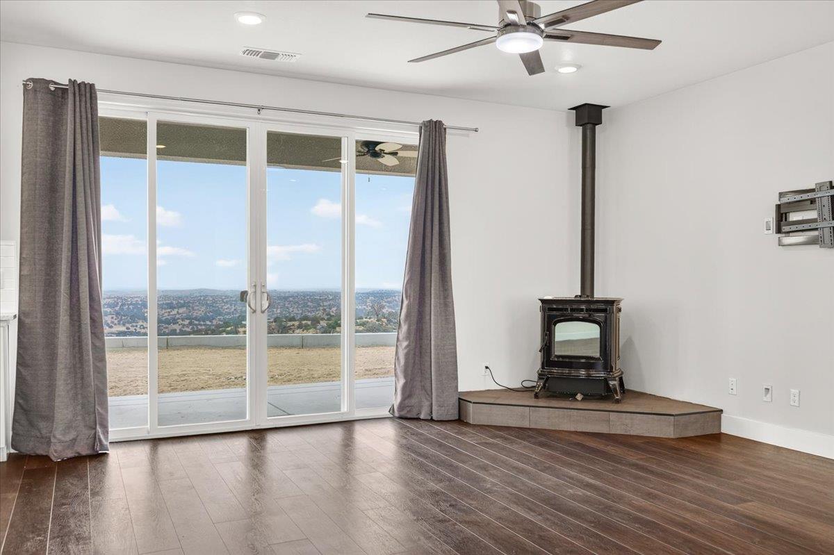 40738 Lilley Mountain Dr, Coarsegold, CA 93614