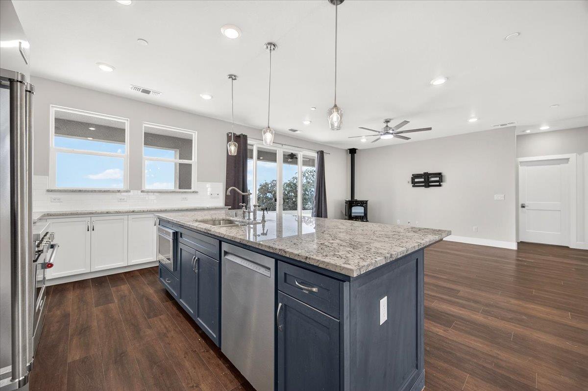 40738 Lilley Mountain Dr, Coarsegold, CA 93614