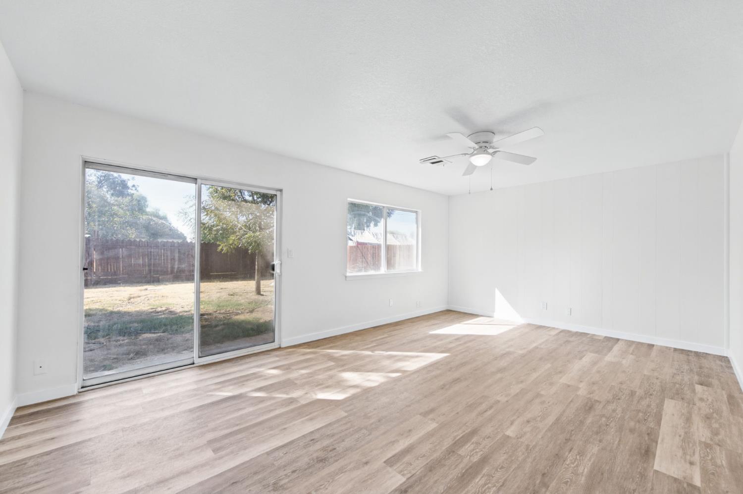 10129 Heath St, Hanford, CA 93230