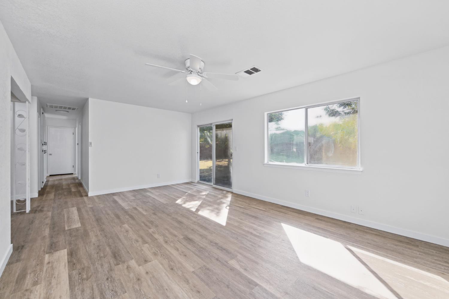 10129 Heath St, Hanford, CA 93230