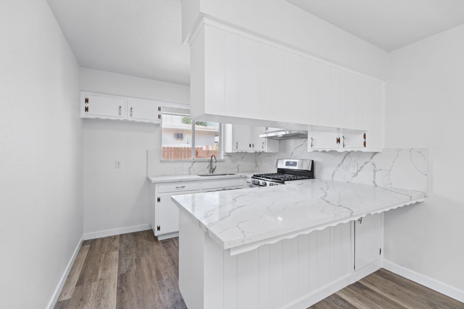 10129 Heath St, Hanford, CA 93230