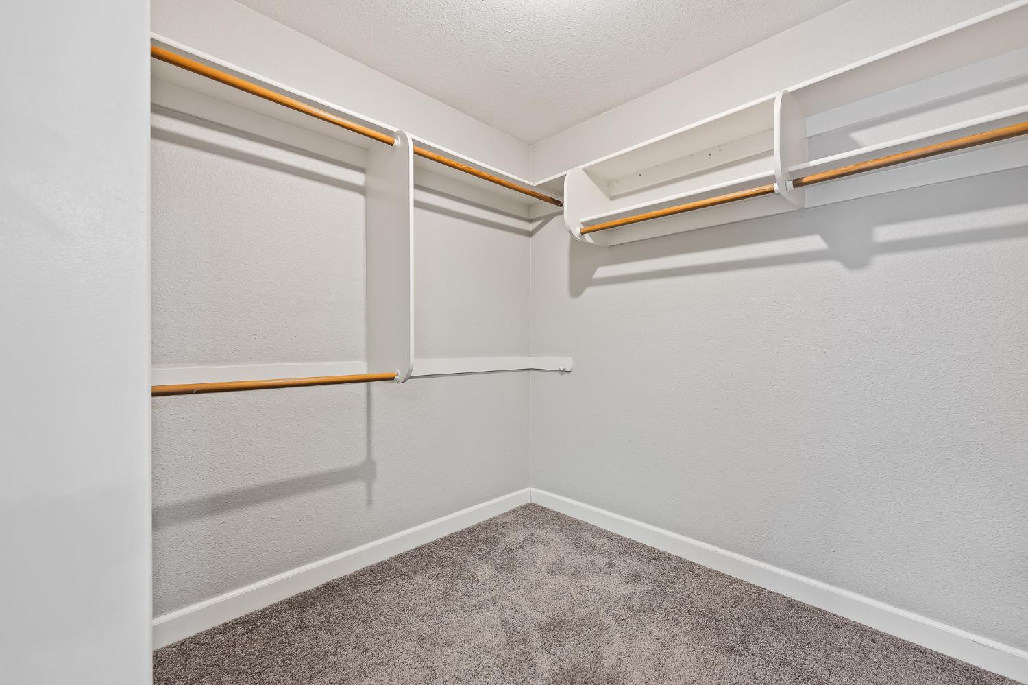 8425 N 8Th St, Fresno, CA 93720
