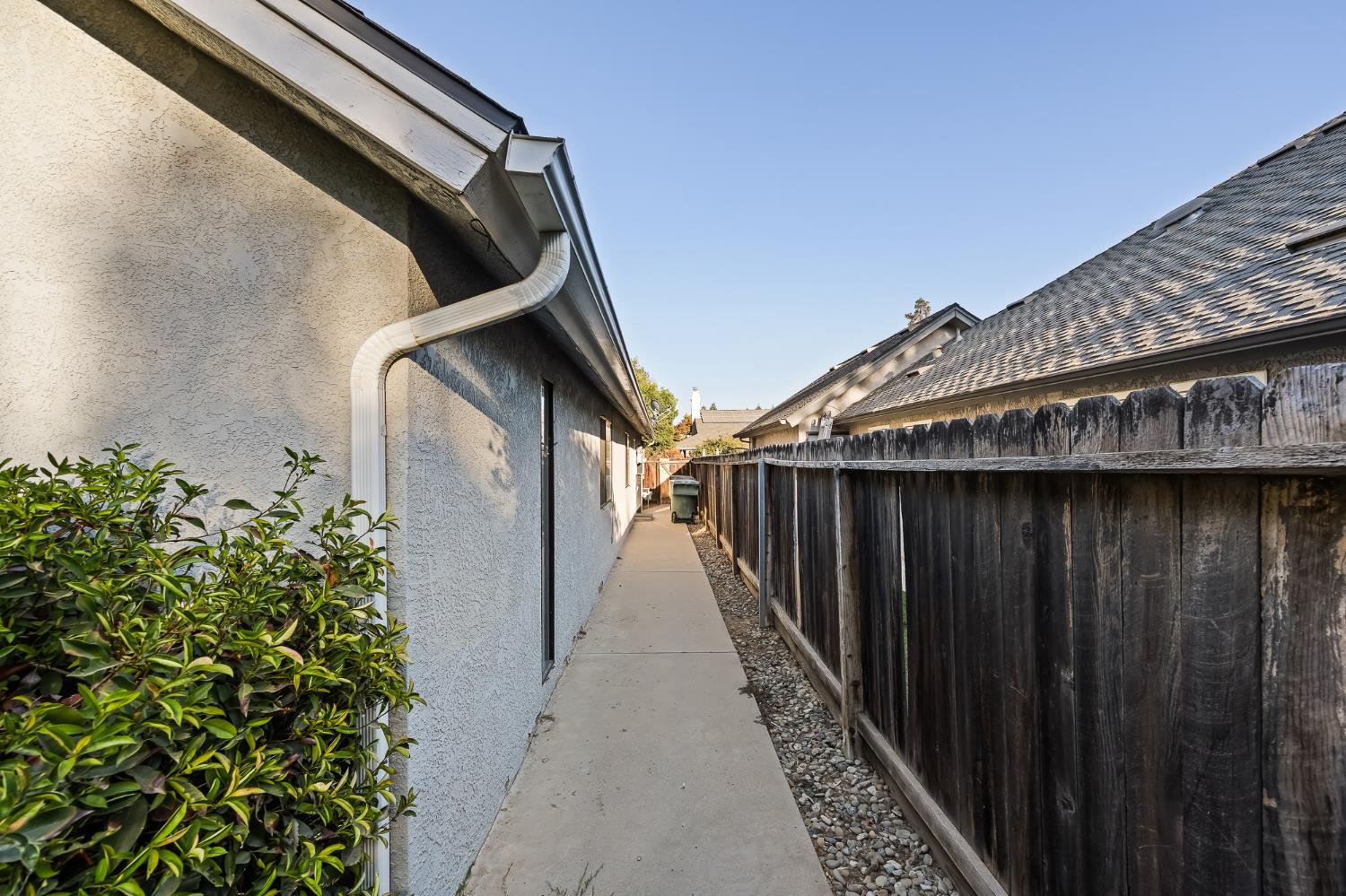 8425 N 8Th St, Fresno, CA 93720