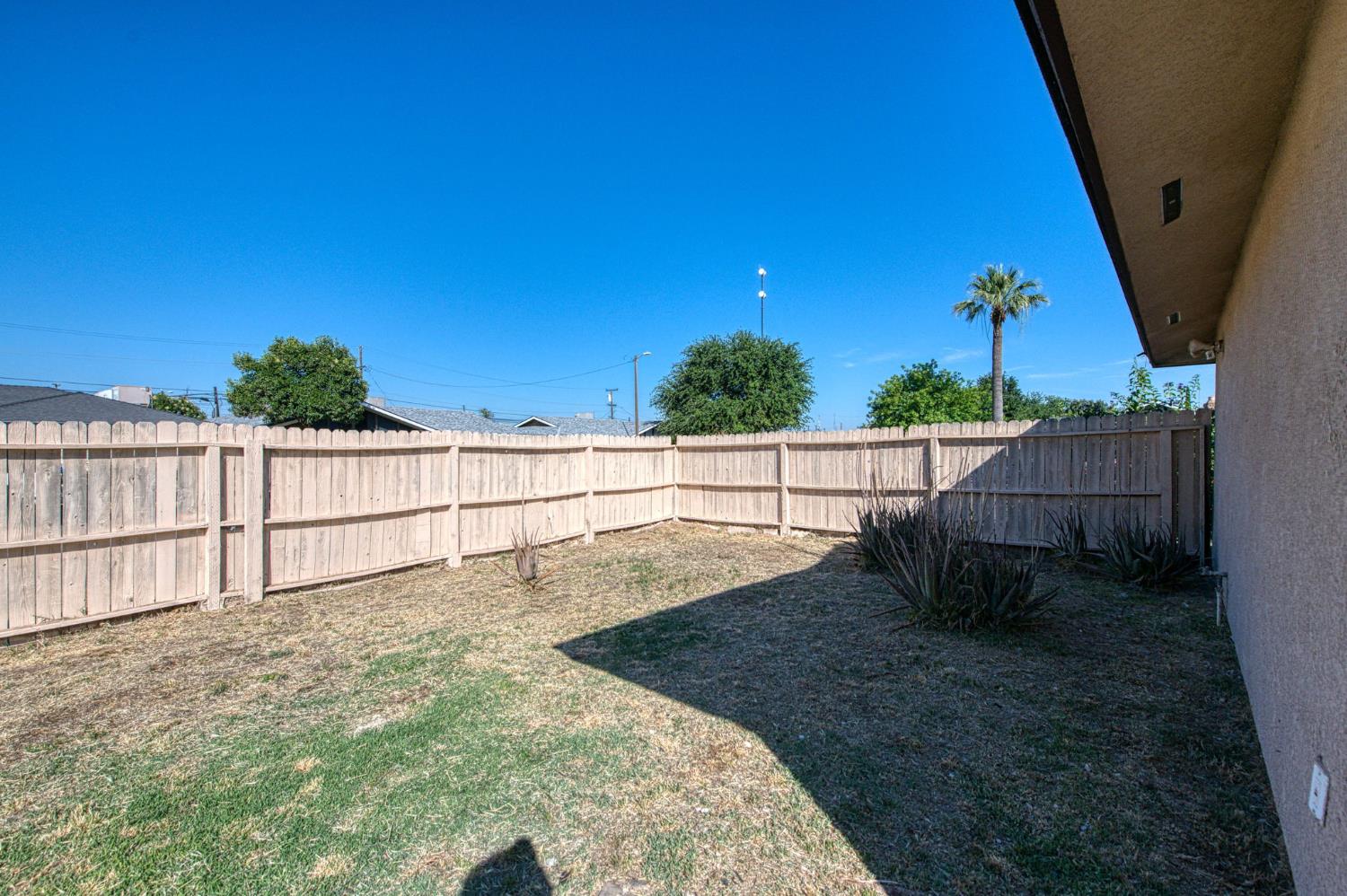 2335 W Cornell Ave, Fresno, CA 93705