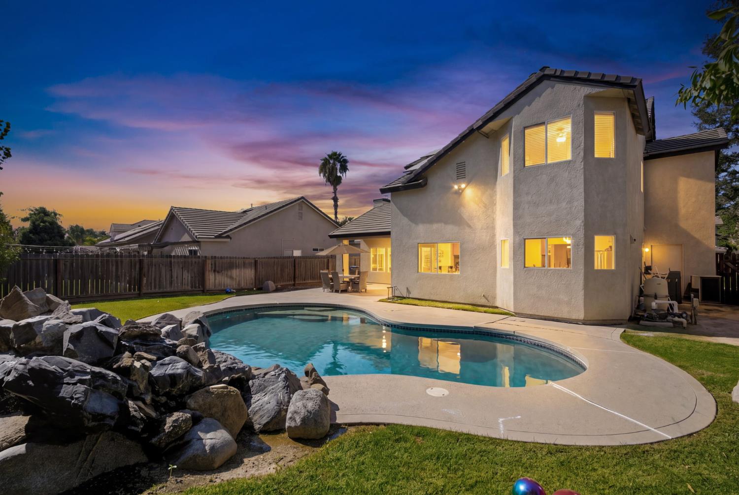 9740 N Whitney Ave, Fresno, CA 93720