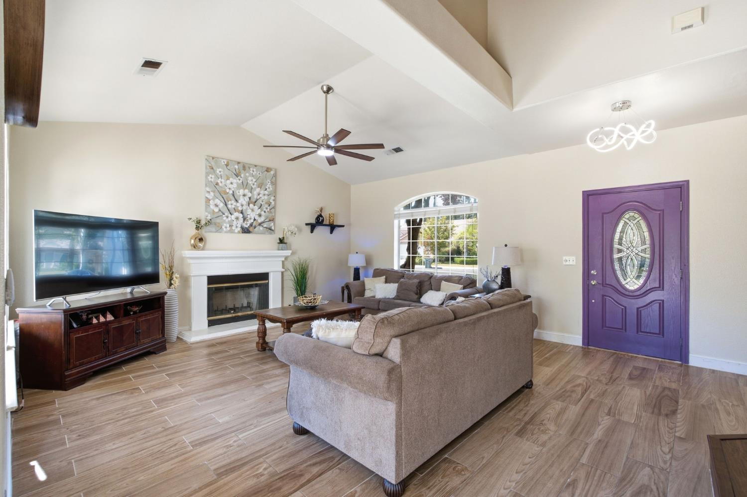 9740 N Whitney Ave, Fresno, CA 93720