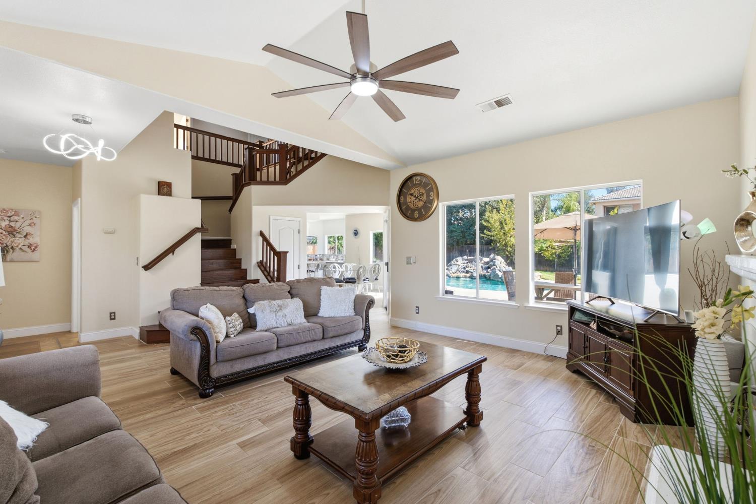 9740 N Whitney Ave, Fresno, CA 93720