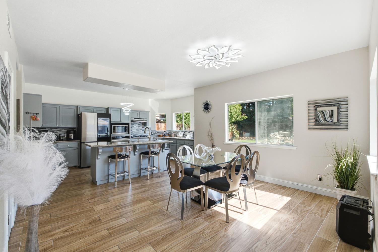 9740 N Whitney Ave, Fresno, CA 93720