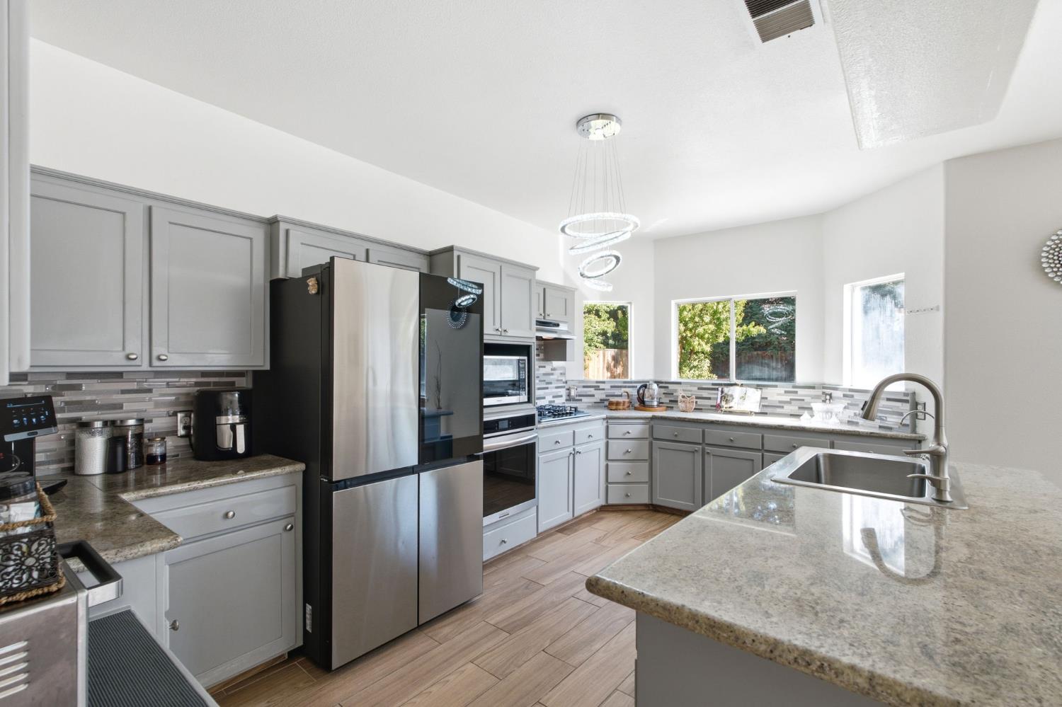 9740 N Whitney Ave, Fresno, CA 93720