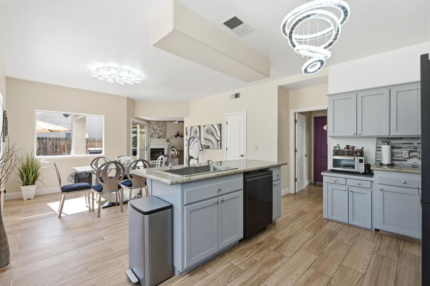 9740 N Whitney Ave, Fresno, CA 93720