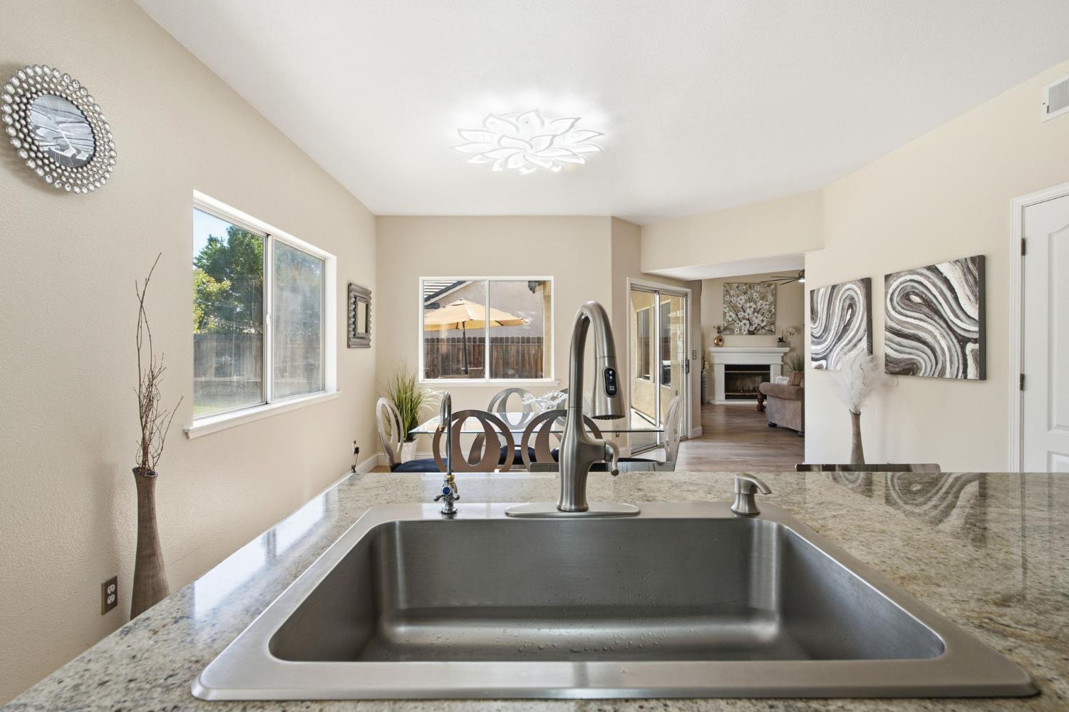 9740 N Whitney Ave, Fresno, CA 93720