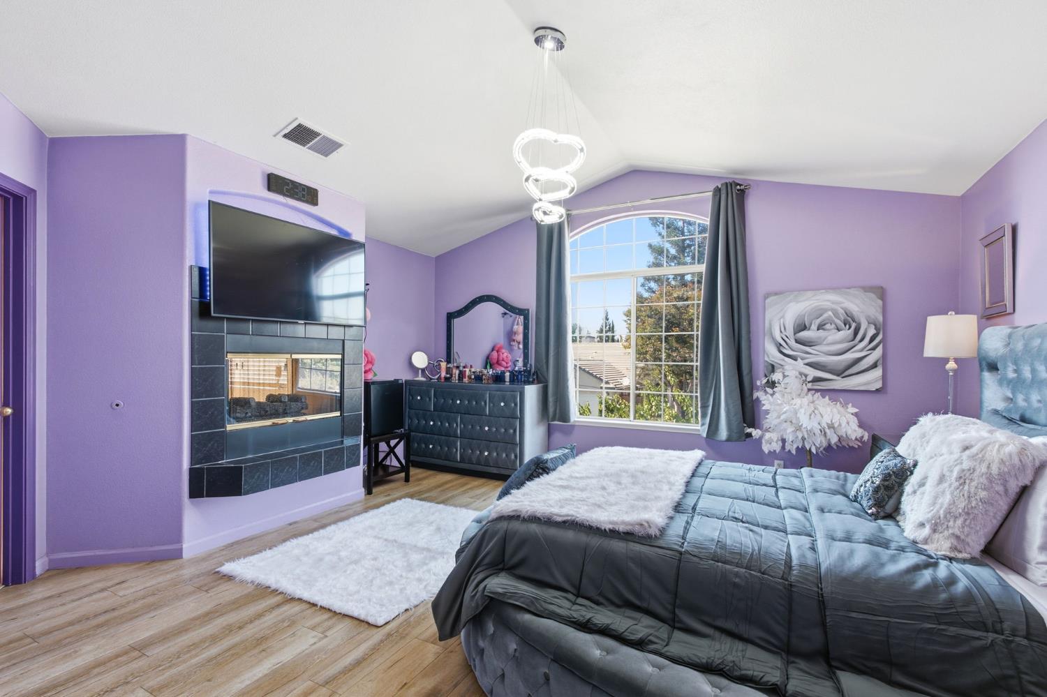 9740 N Whitney Ave, Fresno, CA 93720