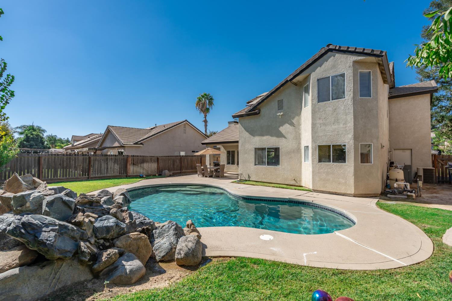 9740 N Whitney Ave, Fresno, CA 93720