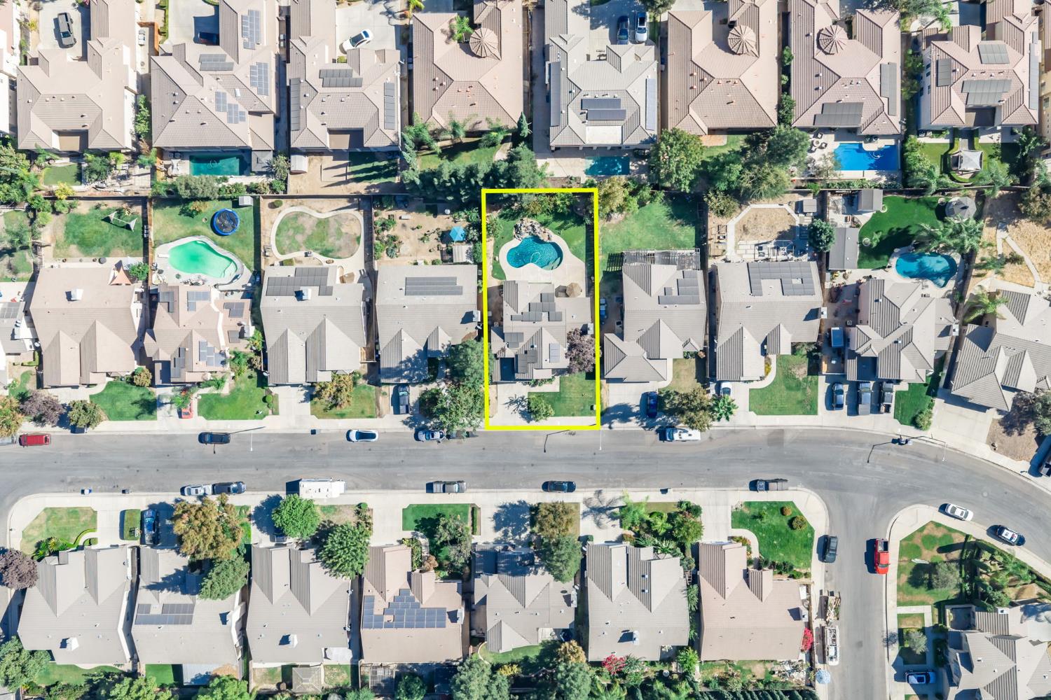 9740 N Whitney Ave, Fresno, CA 93720