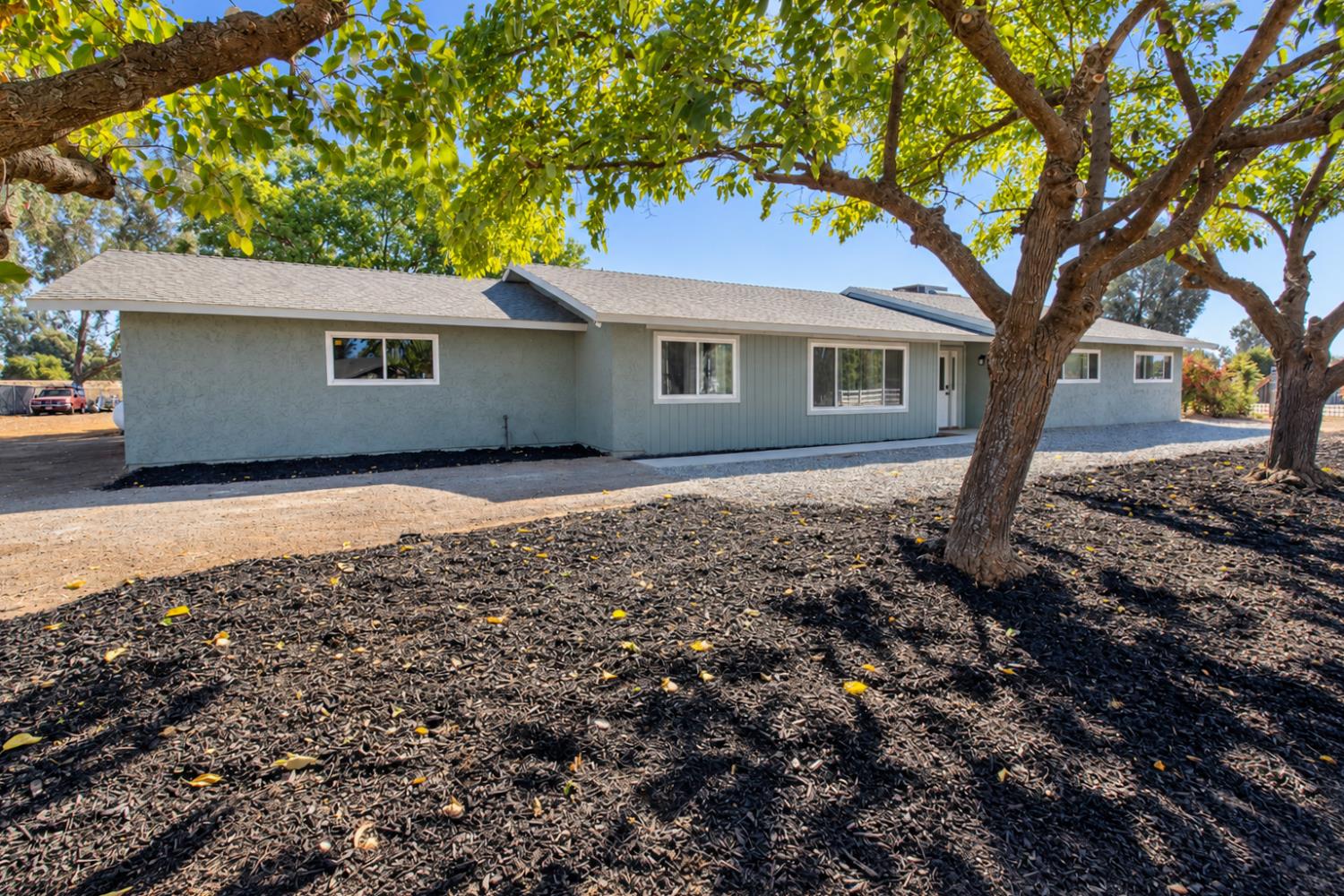 10858 N Armstrong Ave, Clovis, CA 93619