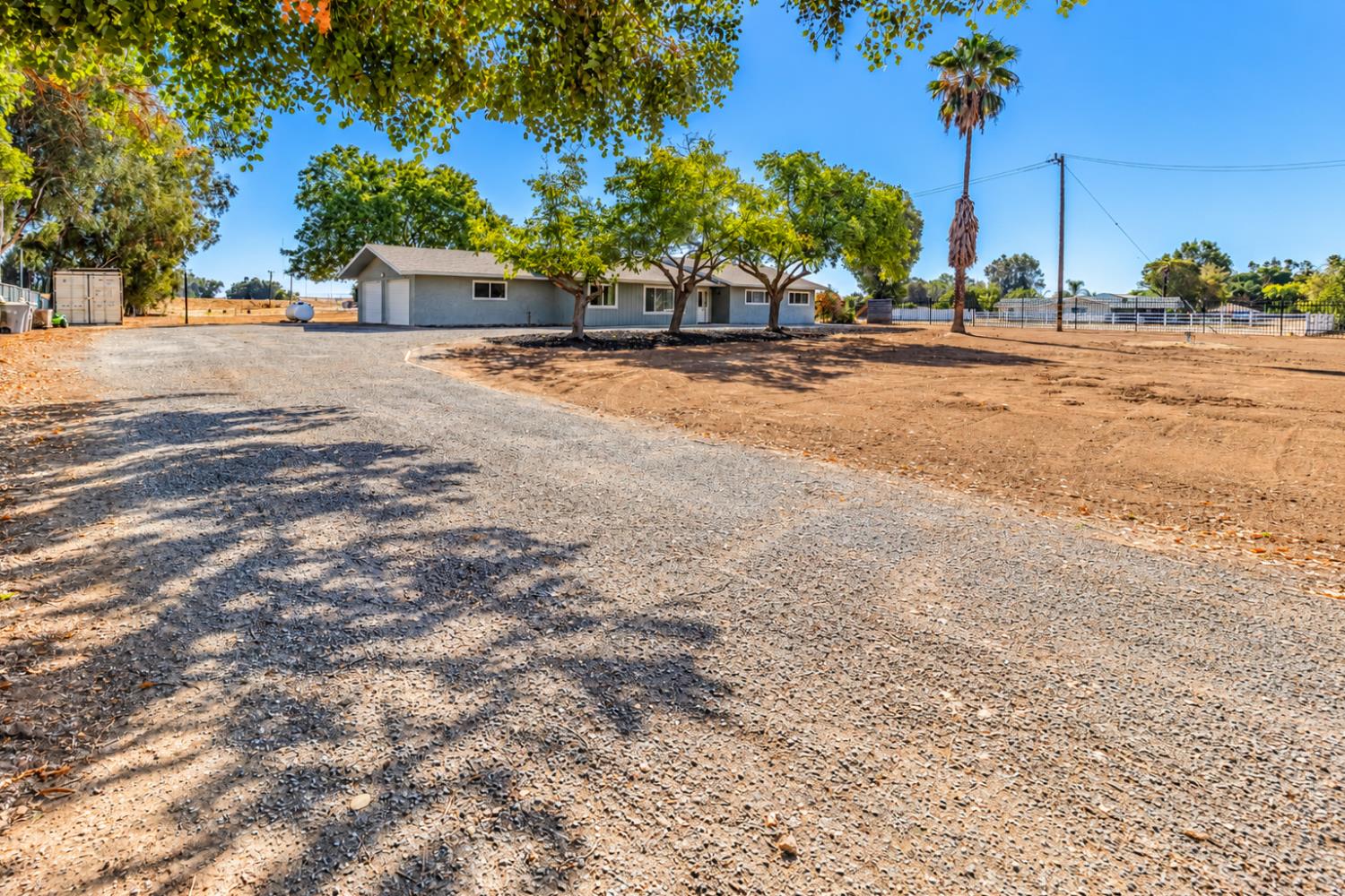 10858 N Armstrong Ave, Clovis, CA 93619