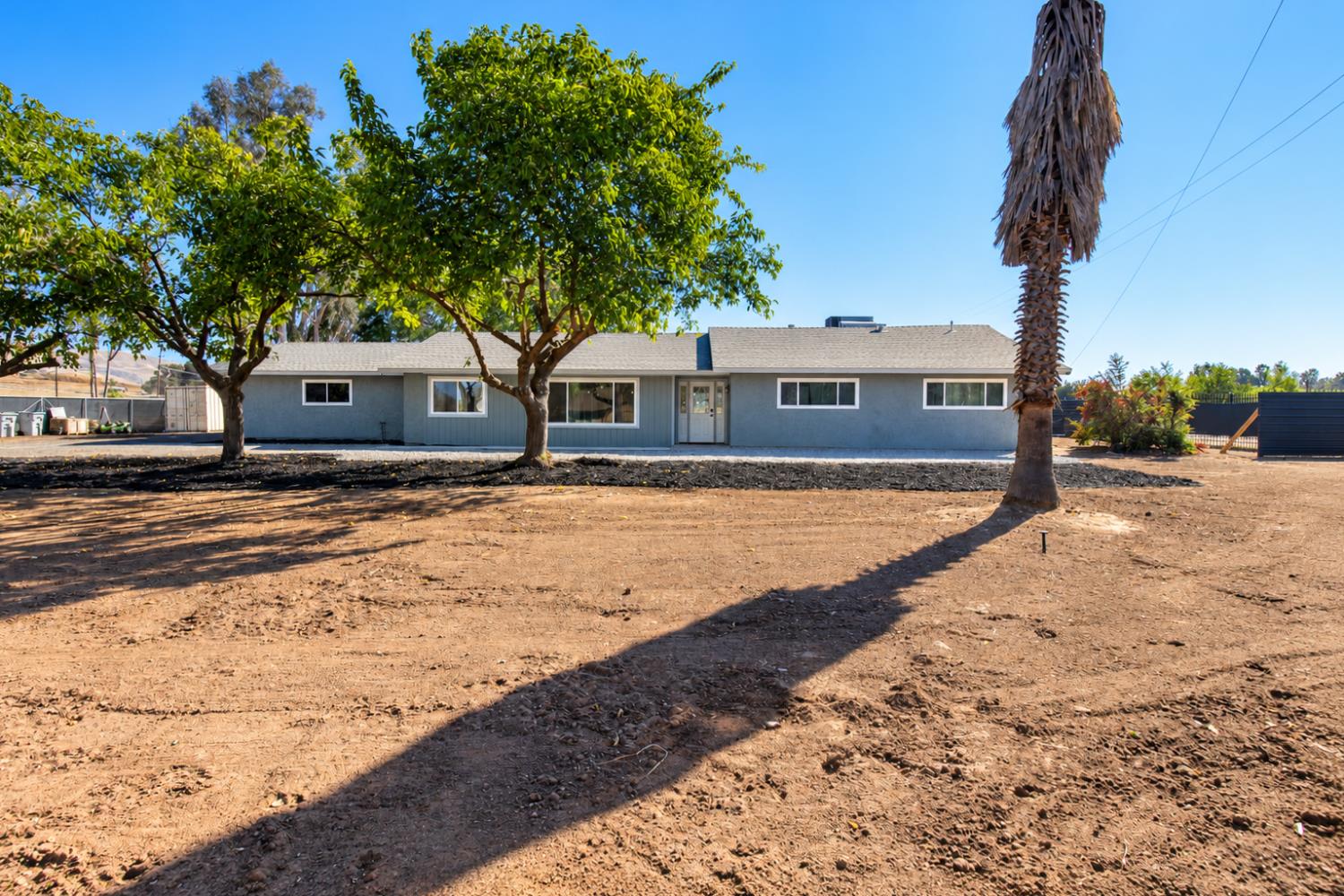 10858 N Armstrong Ave, Clovis, CA 93619