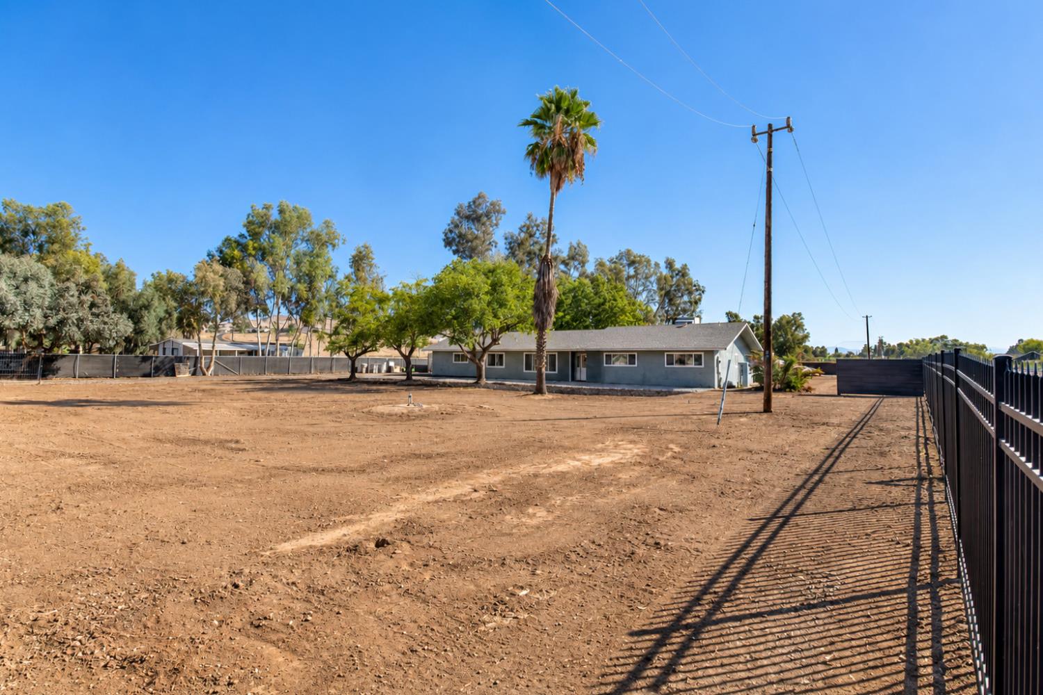 10858 N Armstrong Ave, Clovis, CA 93619