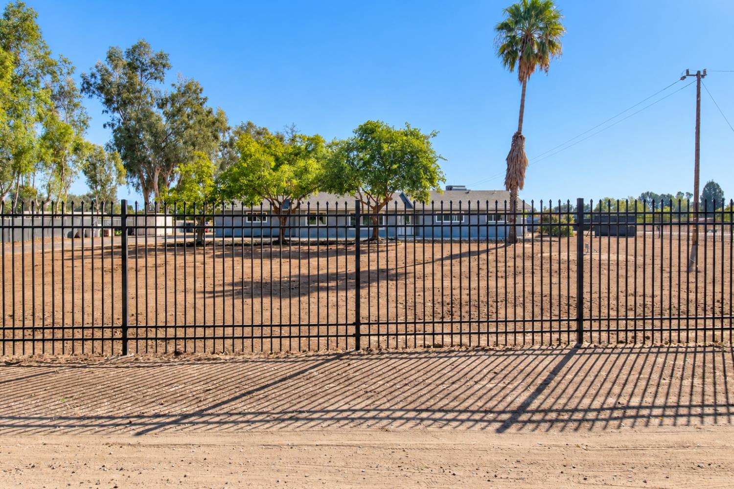 10858 N Armstrong Ave, Clovis, CA 93619