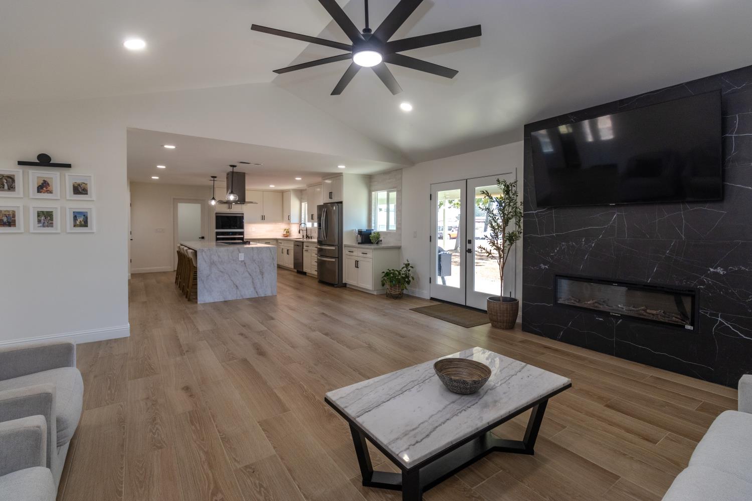 10858 N Armstrong Ave, Clovis, CA 93619