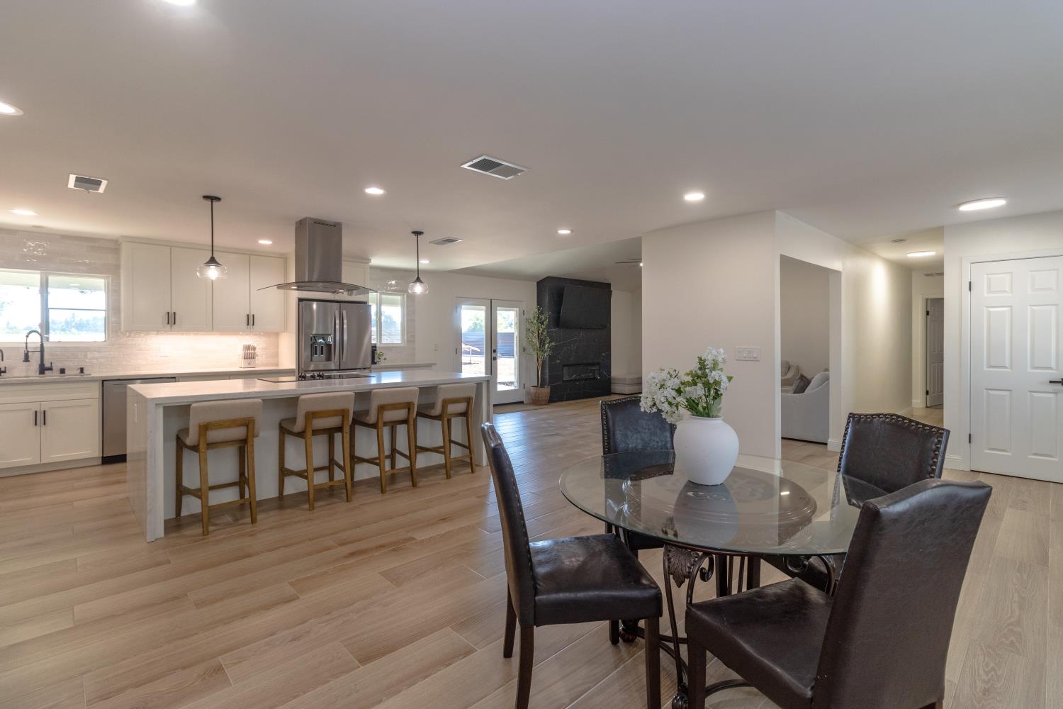 10858 N Armstrong Ave, Clovis, CA 93619