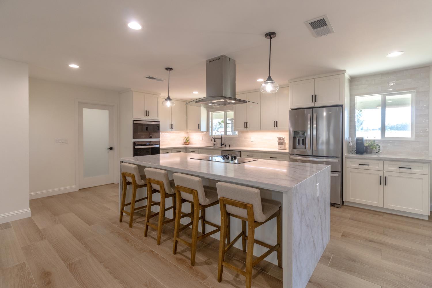 10858 N Armstrong Ave, Clovis, CA 93619
