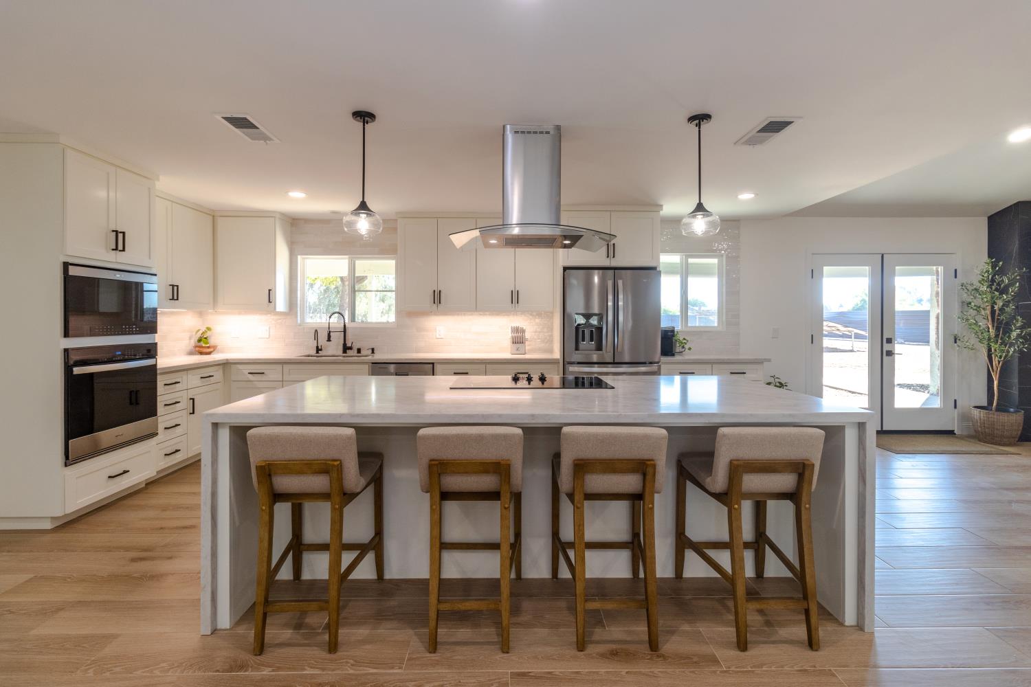 10858 N Armstrong Ave, Clovis, CA 93619
