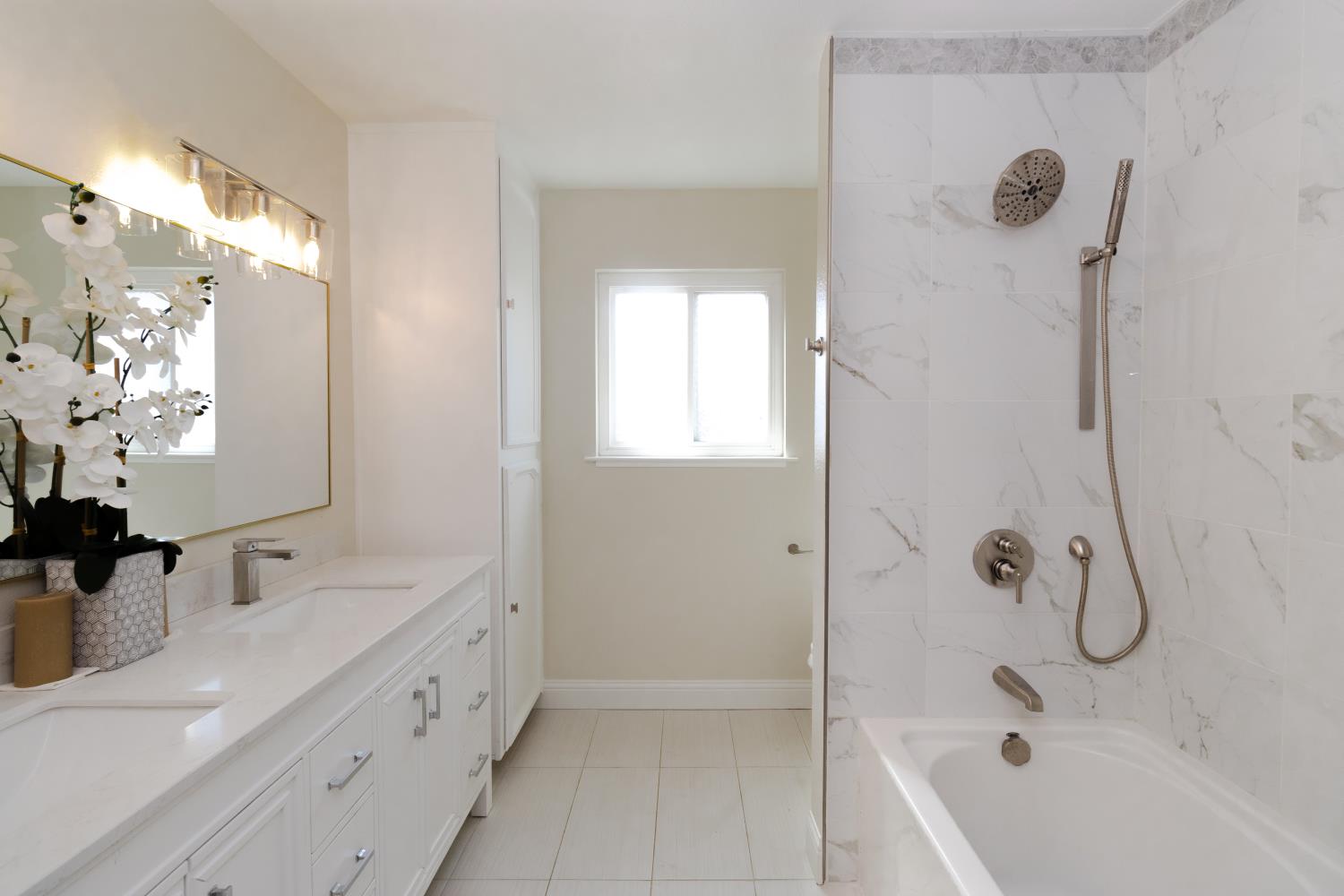10858 N Armstrong Ave, Clovis, CA 93619