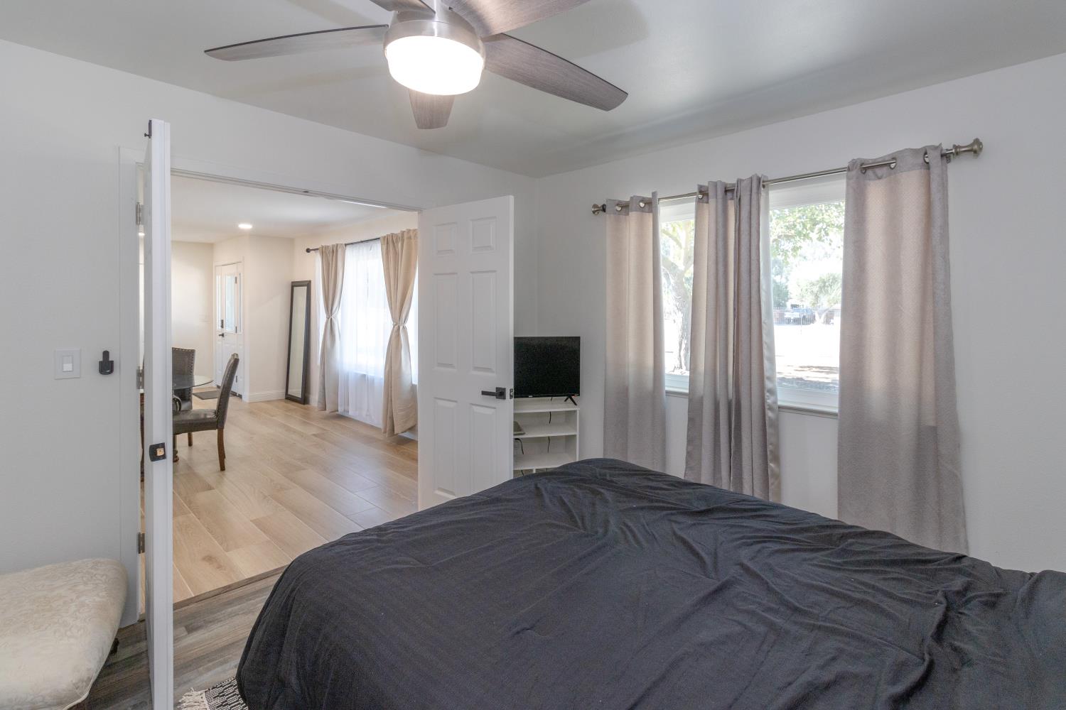 10858 N Armstrong Ave, Clovis, CA 93619
