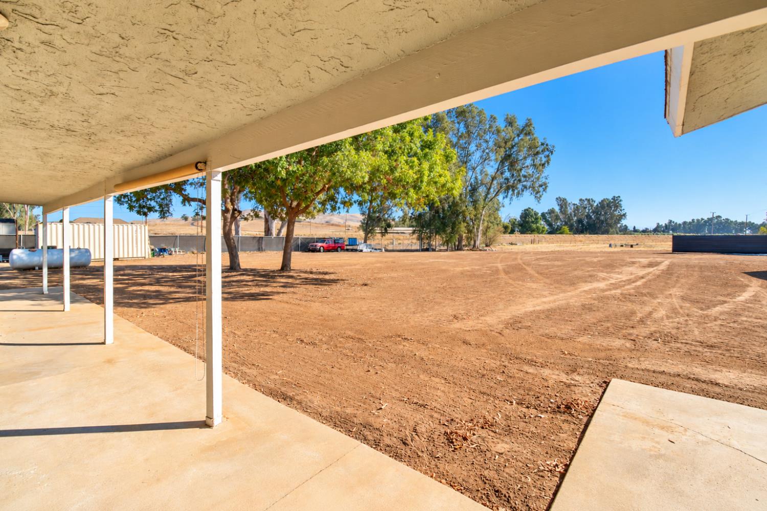 10858 N Armstrong Ave, Clovis, CA 93619