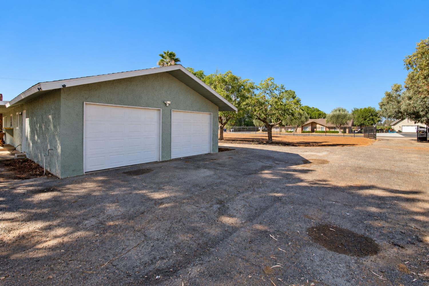 10858 N Armstrong Ave, Clovis, CA 93619