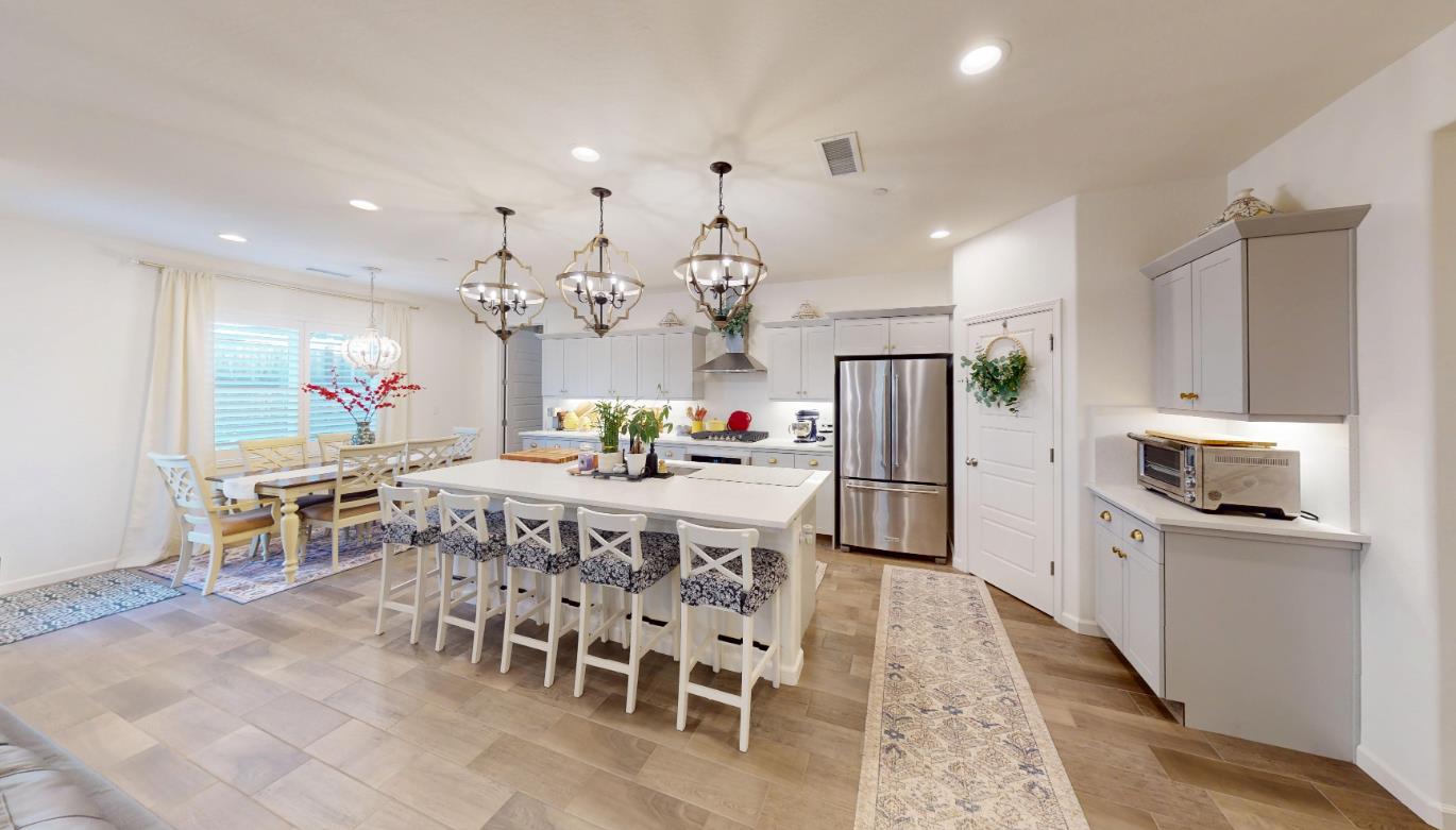 4245 Oak Knoll Rd, Madera, CA 93636