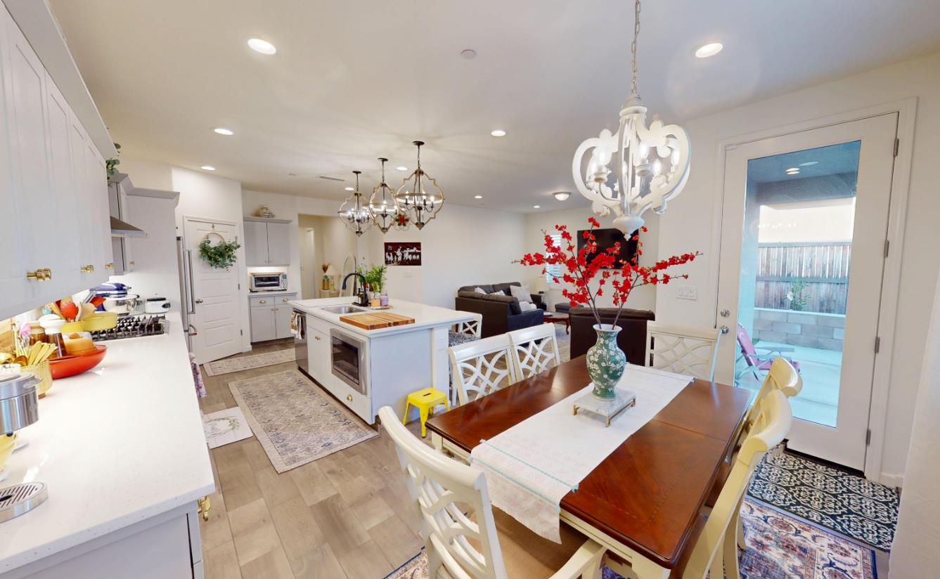 4245 Oak Knoll Rd, Madera, CA 93636