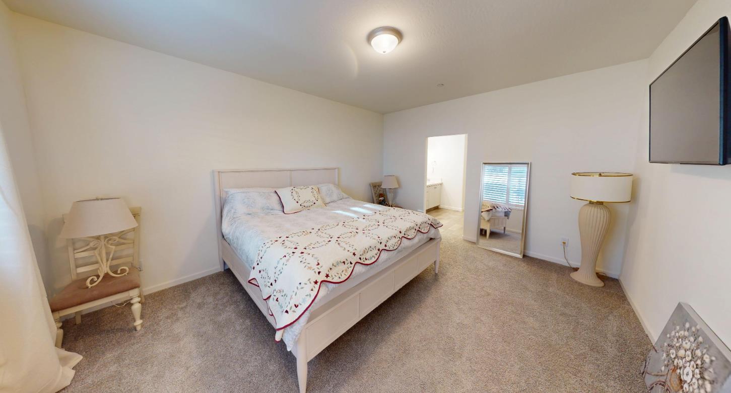 4245 Oak Knoll Rd, Madera, CA 93636